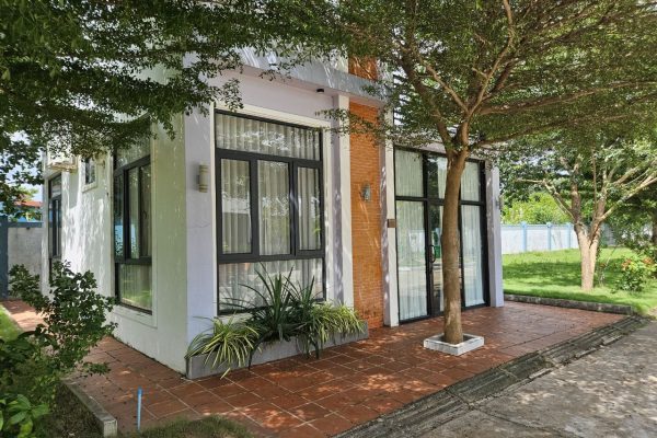 Front of our Luxury Villa in Kampot - Damnak Borey Resort