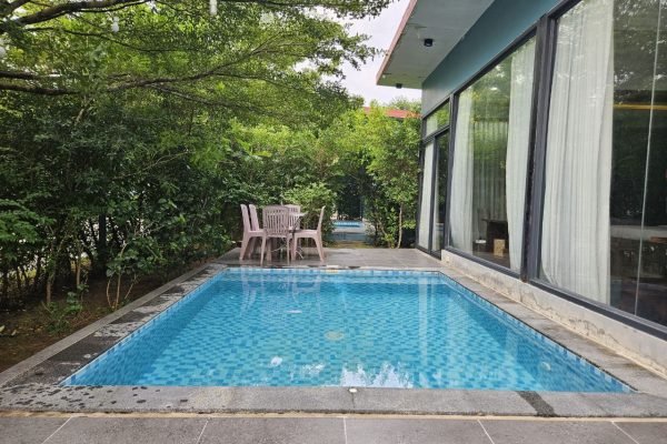 Big private pool at family villa - Damnak borey resort kampot