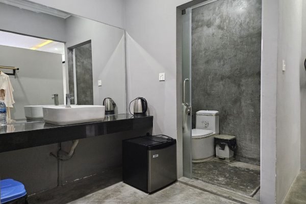 Toilet in family villa - Damnak borey resort kampot